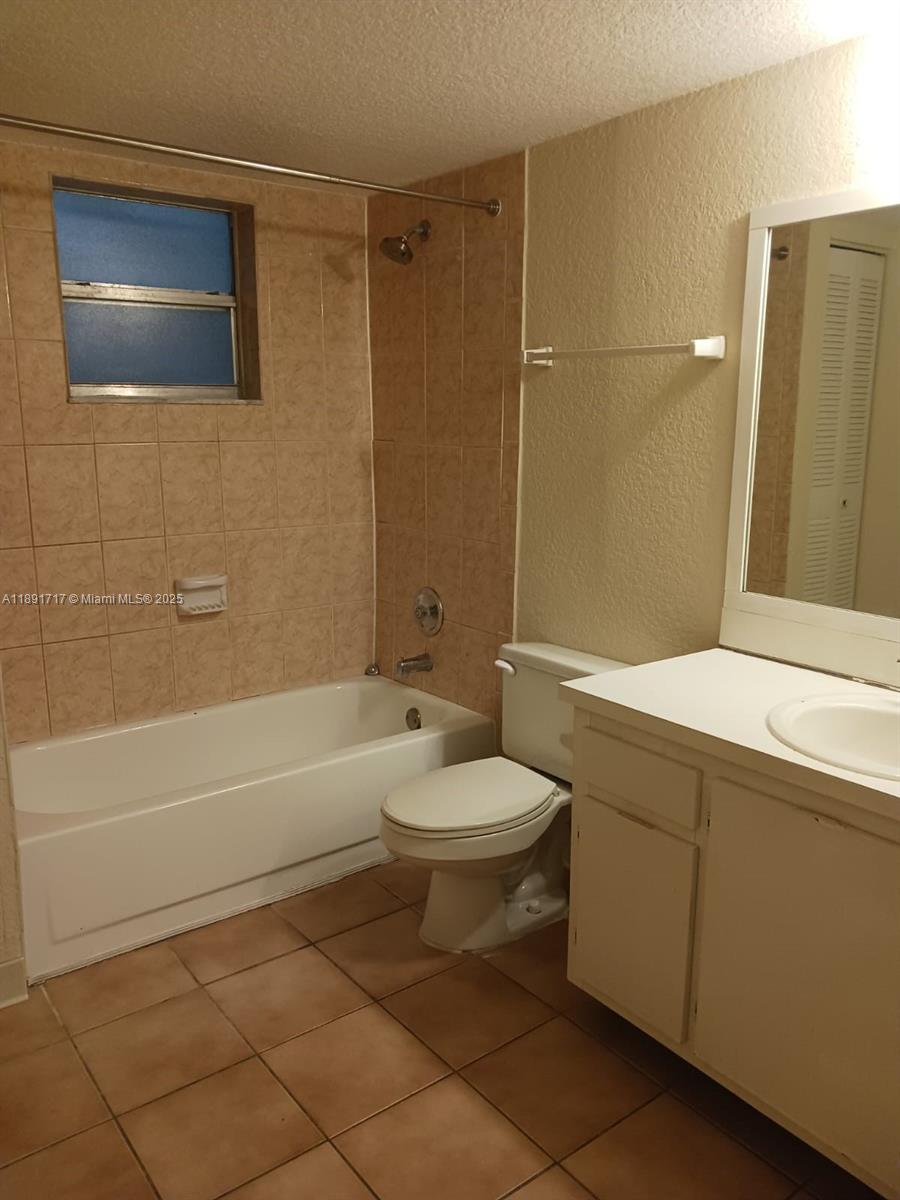 GARDENS NORTH SIX CONDO - Residential Lease