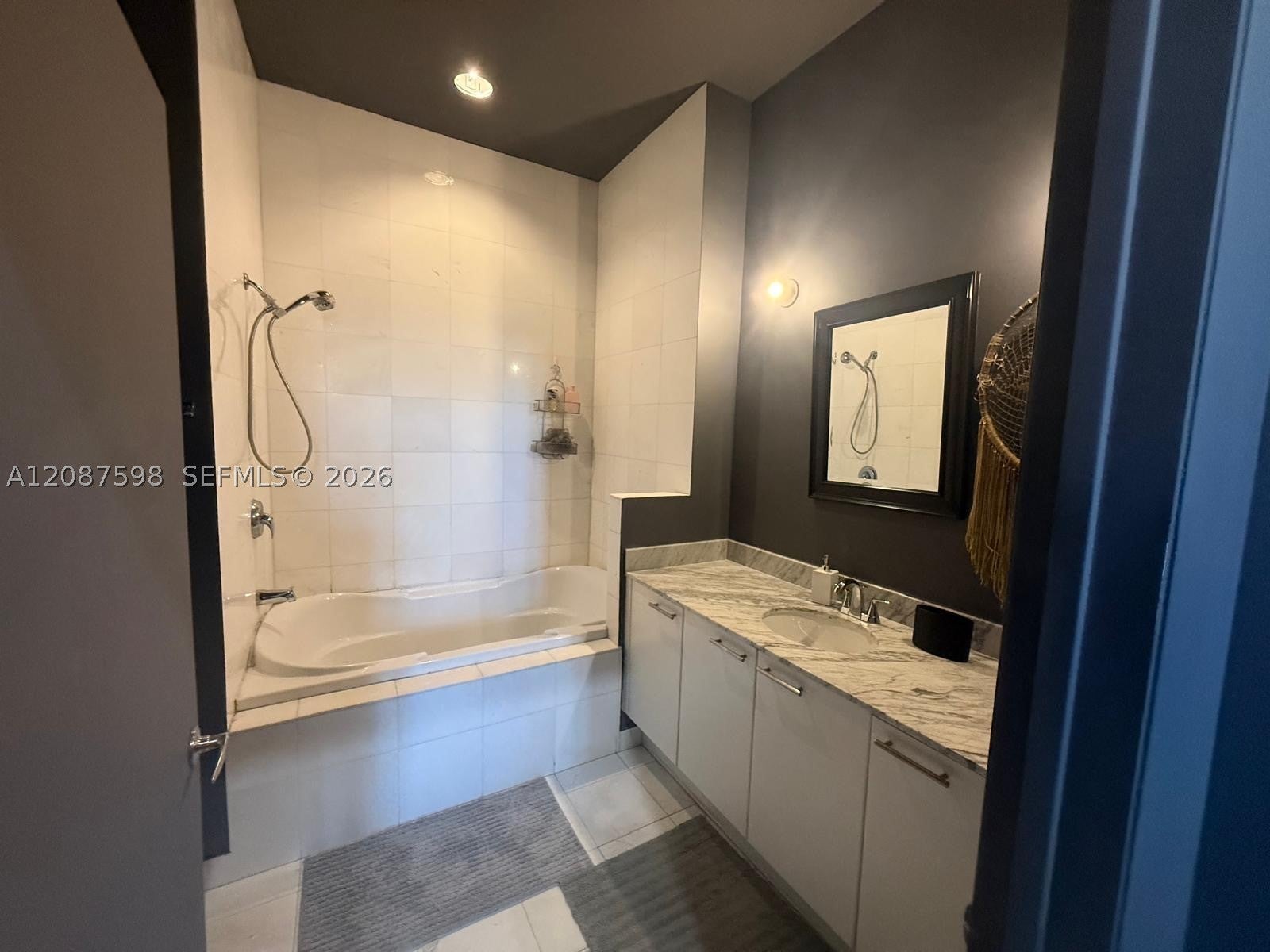 2001 Meridian Ave 428