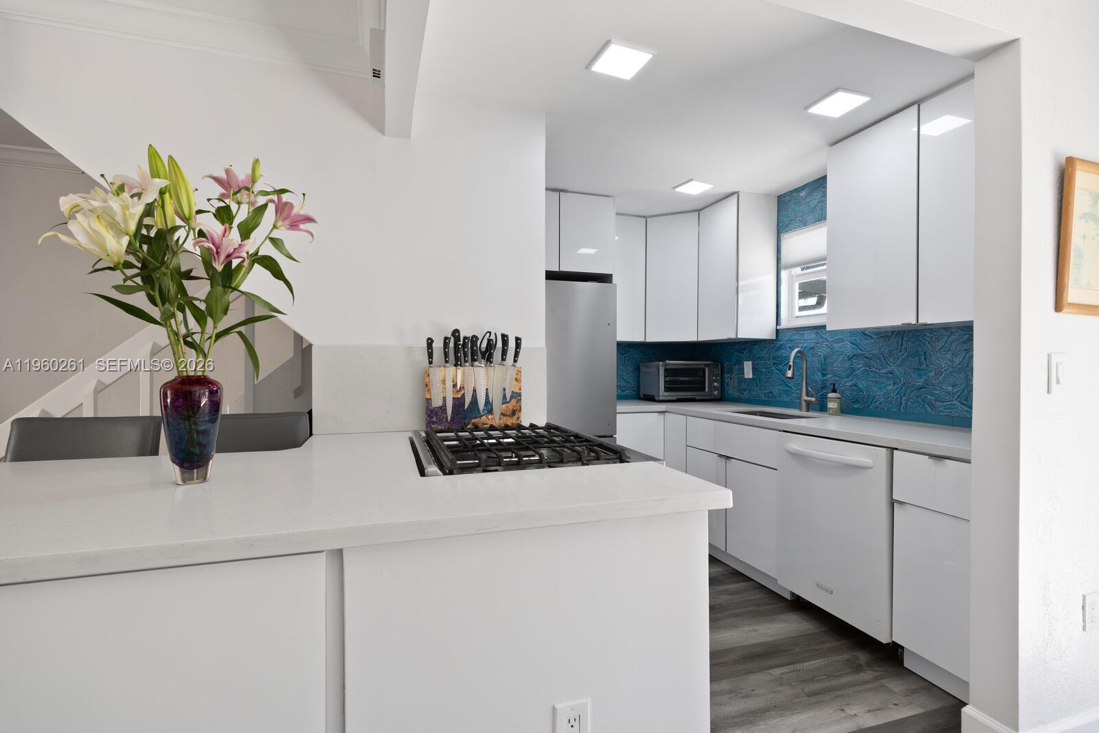 SUNSET PARK TOWN HOUSES - Residential