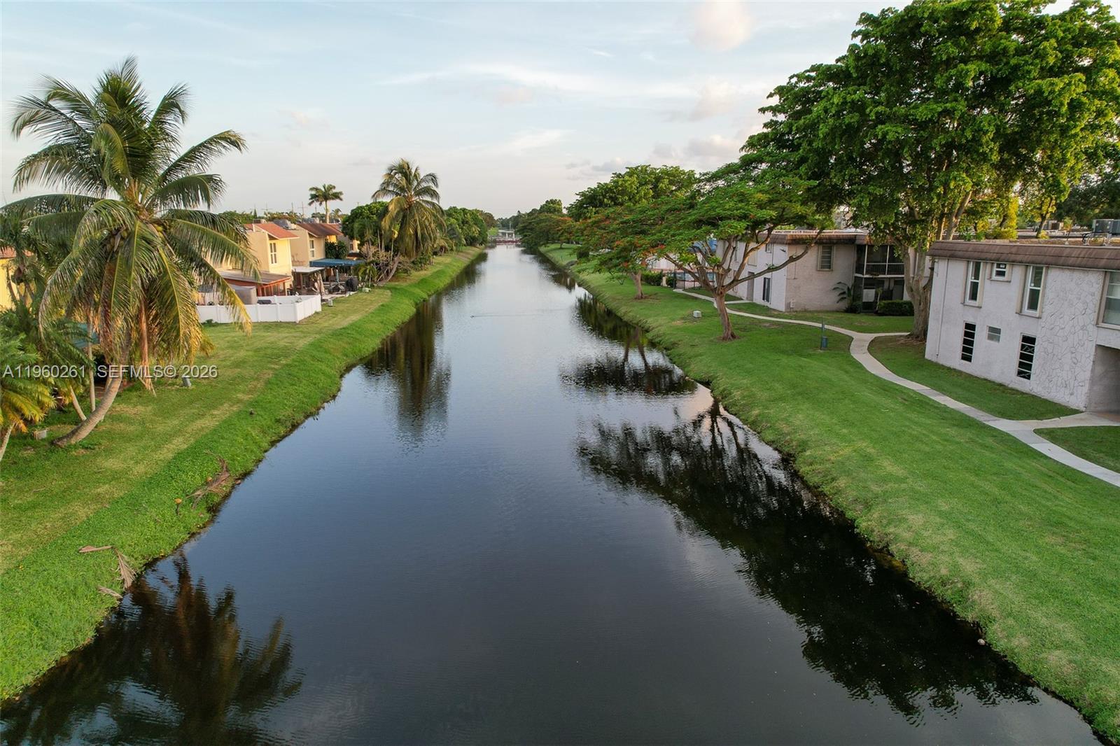 SUNSET PARK TOWN HOUSES - Residential