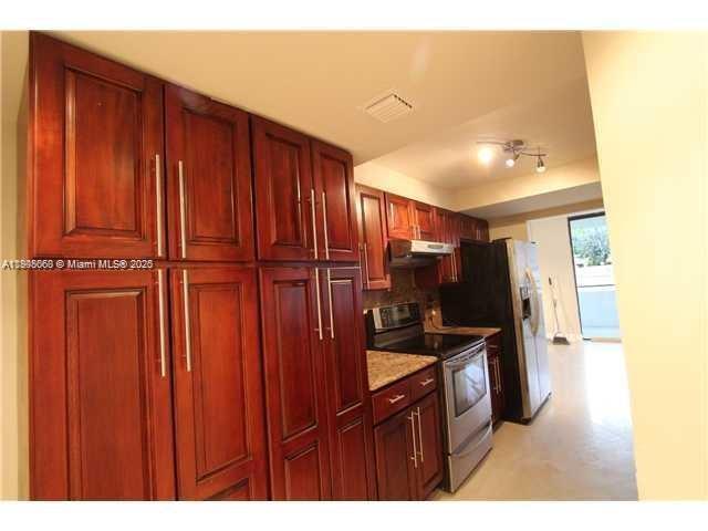 SPINNAKER BAY AT THE WATE - Residential Lease