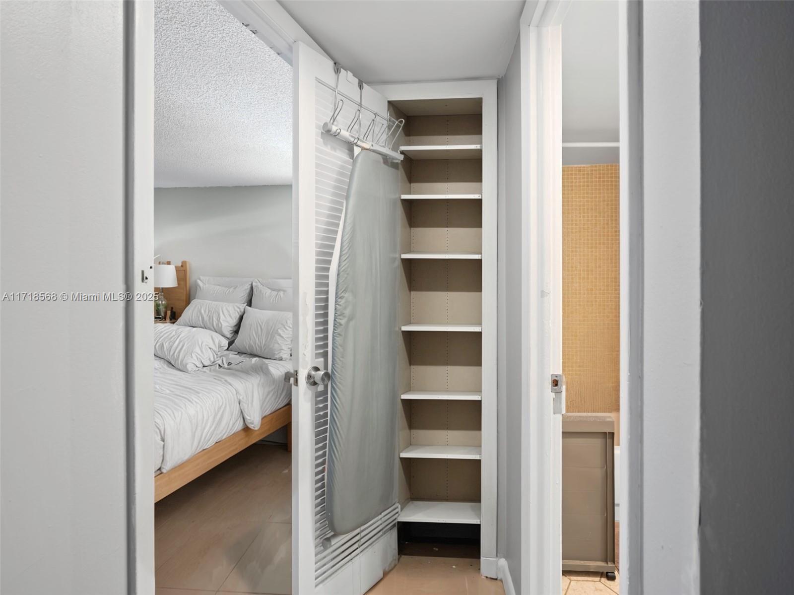 Sunrise Lakes - Residential