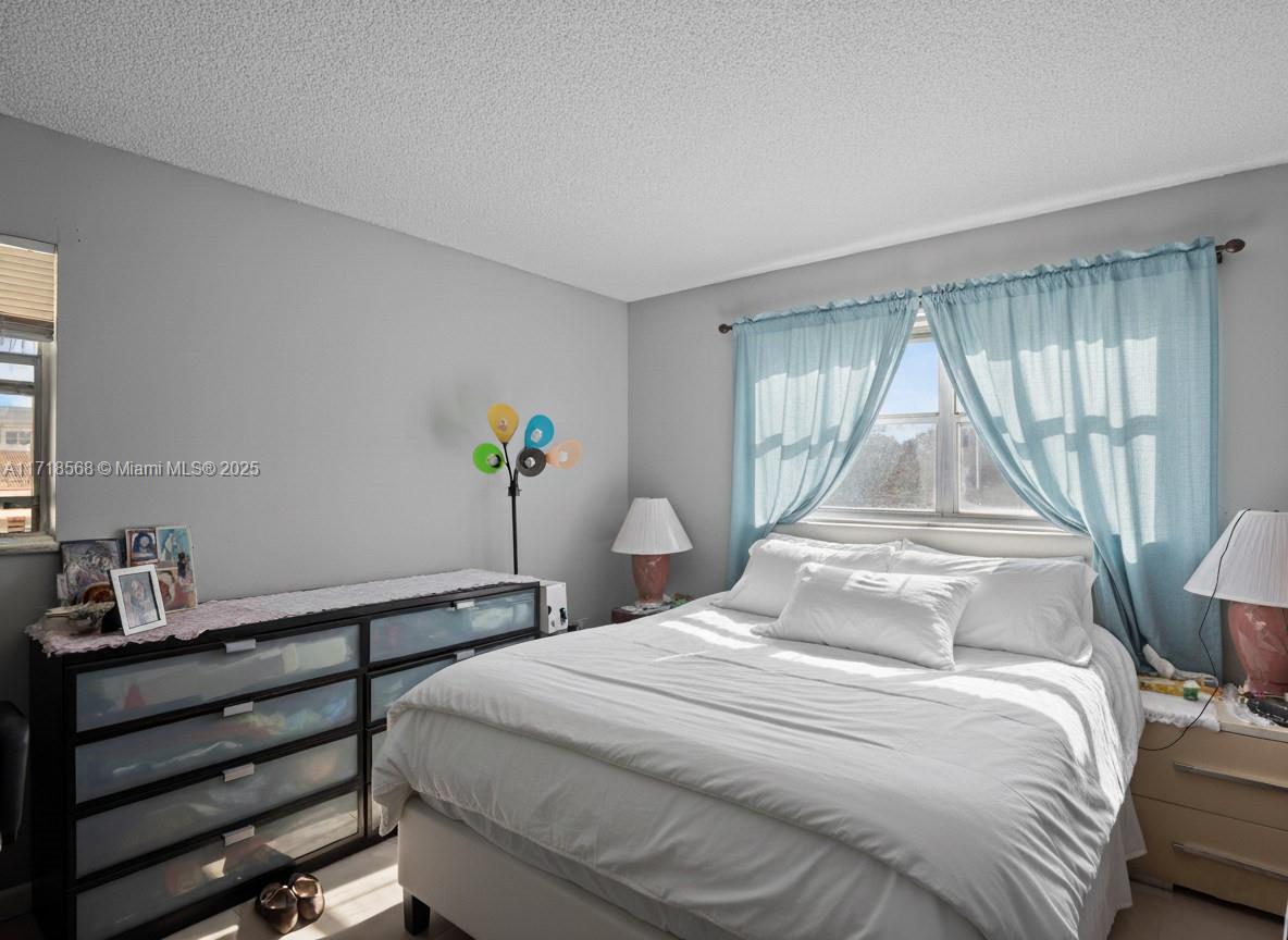 Sunrise Lakes - Residential