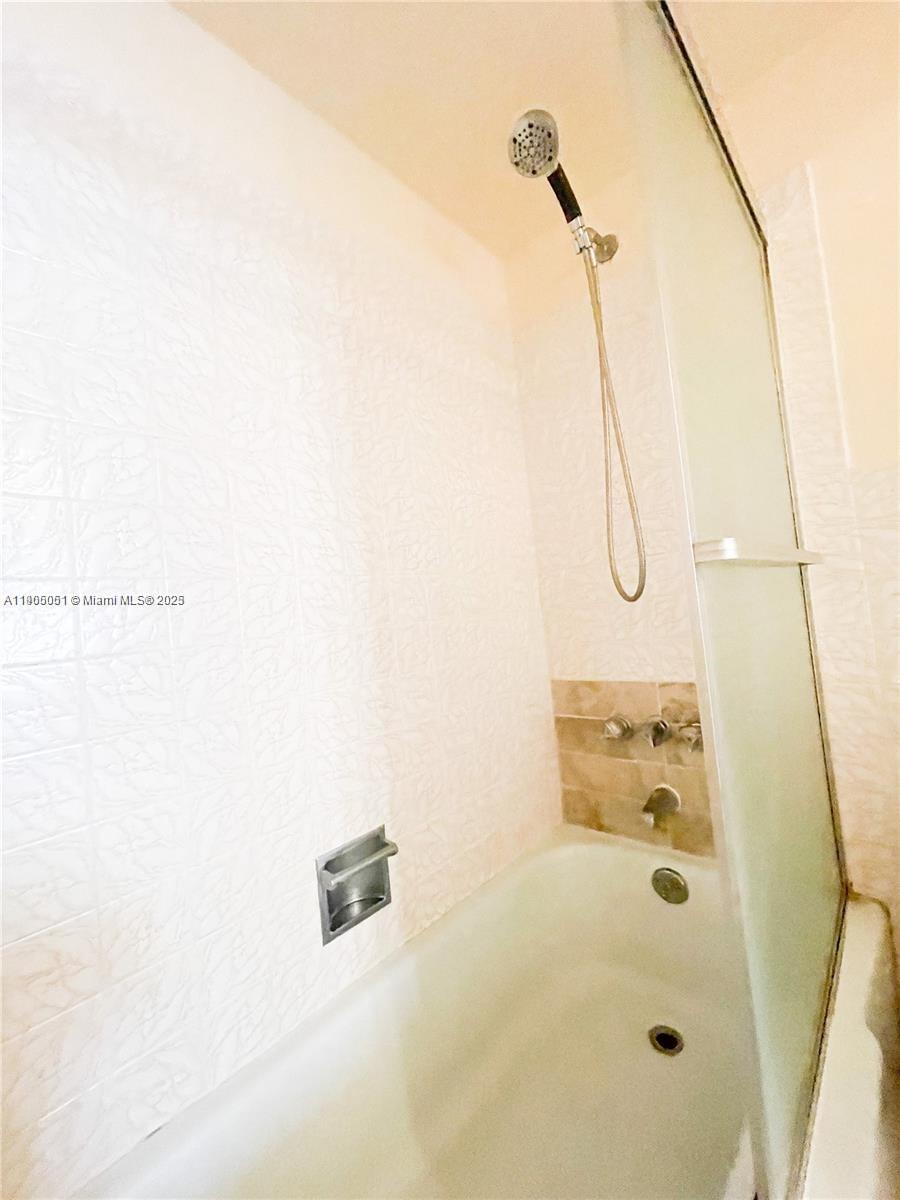 IMPERIAL TOWERS CONDO - Residential Lease