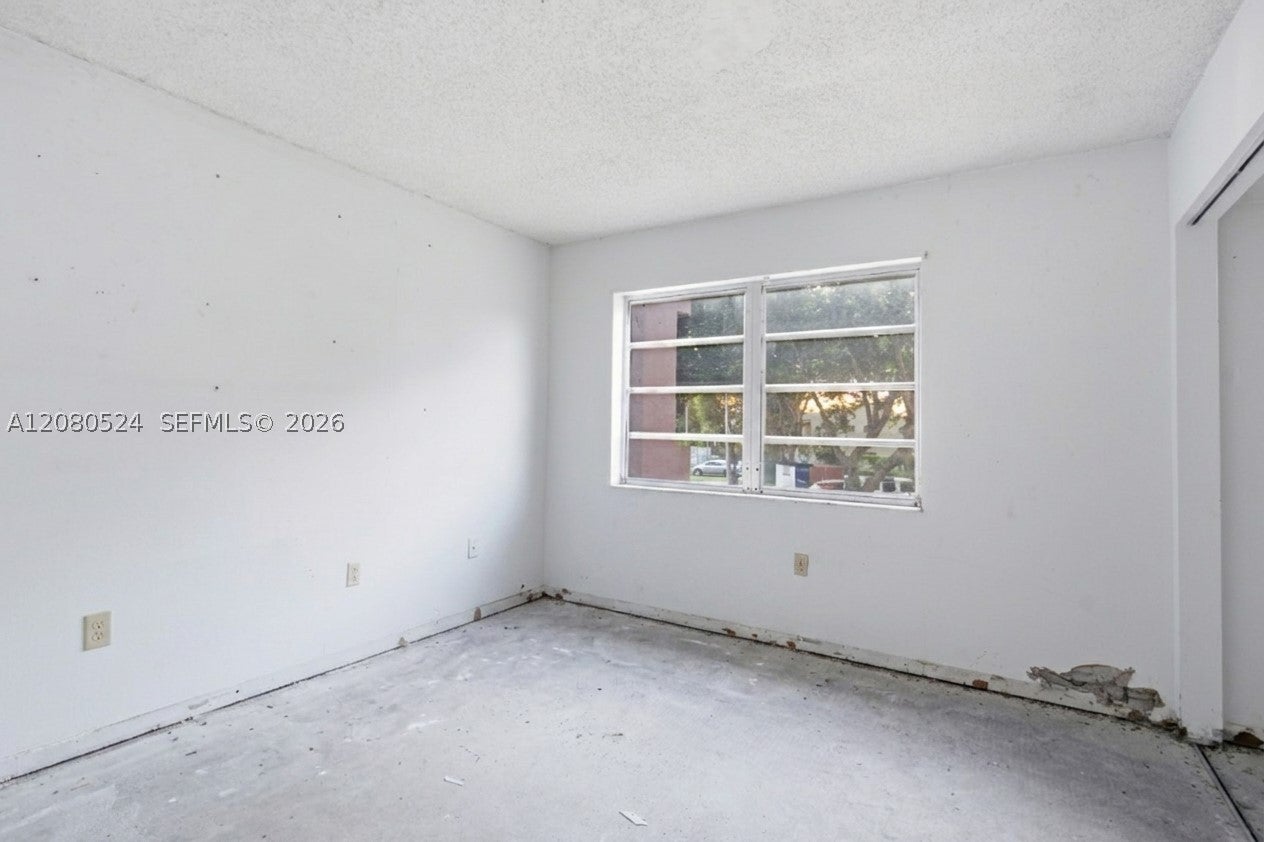 13701 Kendale Lakes Cir B-207