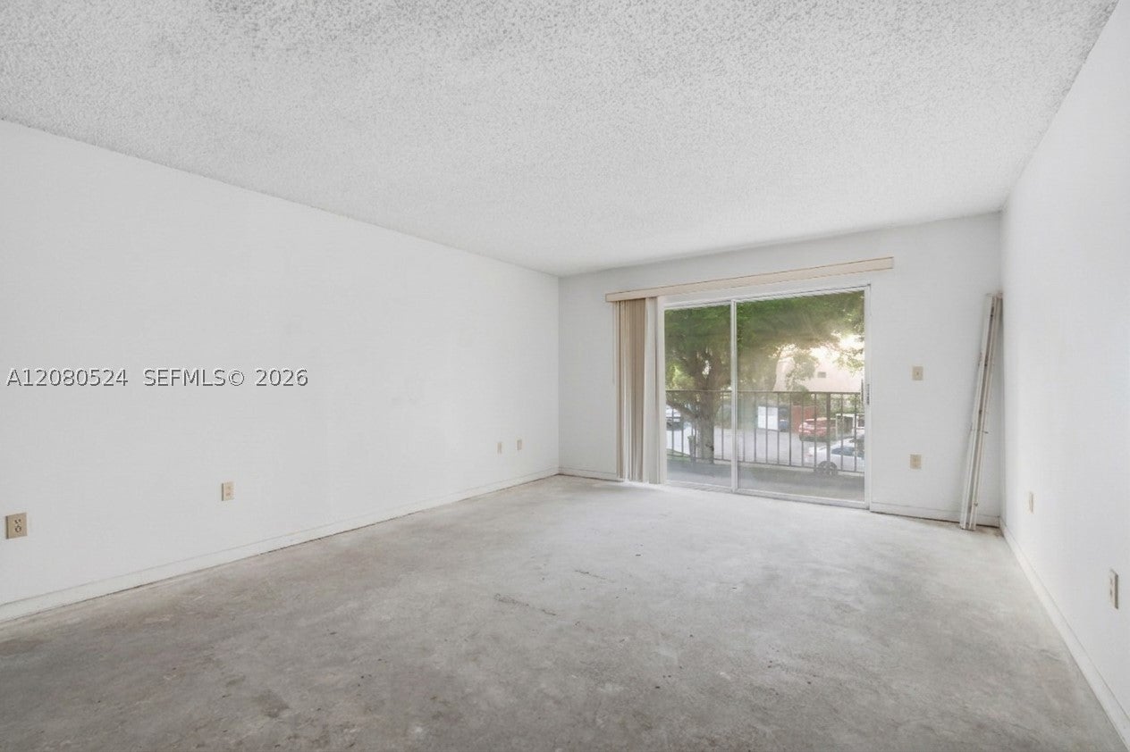 13701 Kendale Lakes Cir B-207