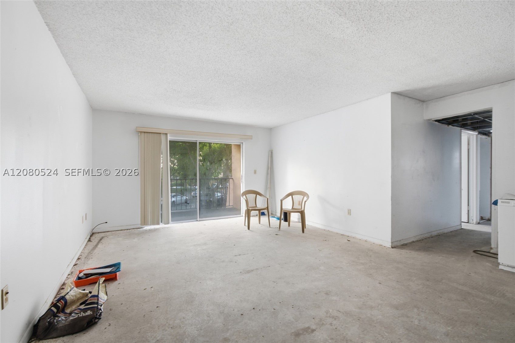 13701 Kendale Lakes Cir B-207