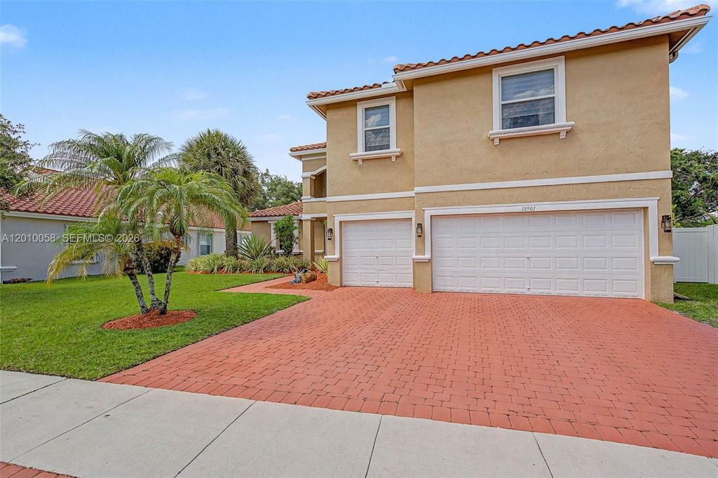 Photo of 18901 SW 15th St, Pembroke Pines, FL 33029 (MLS # A12010058)