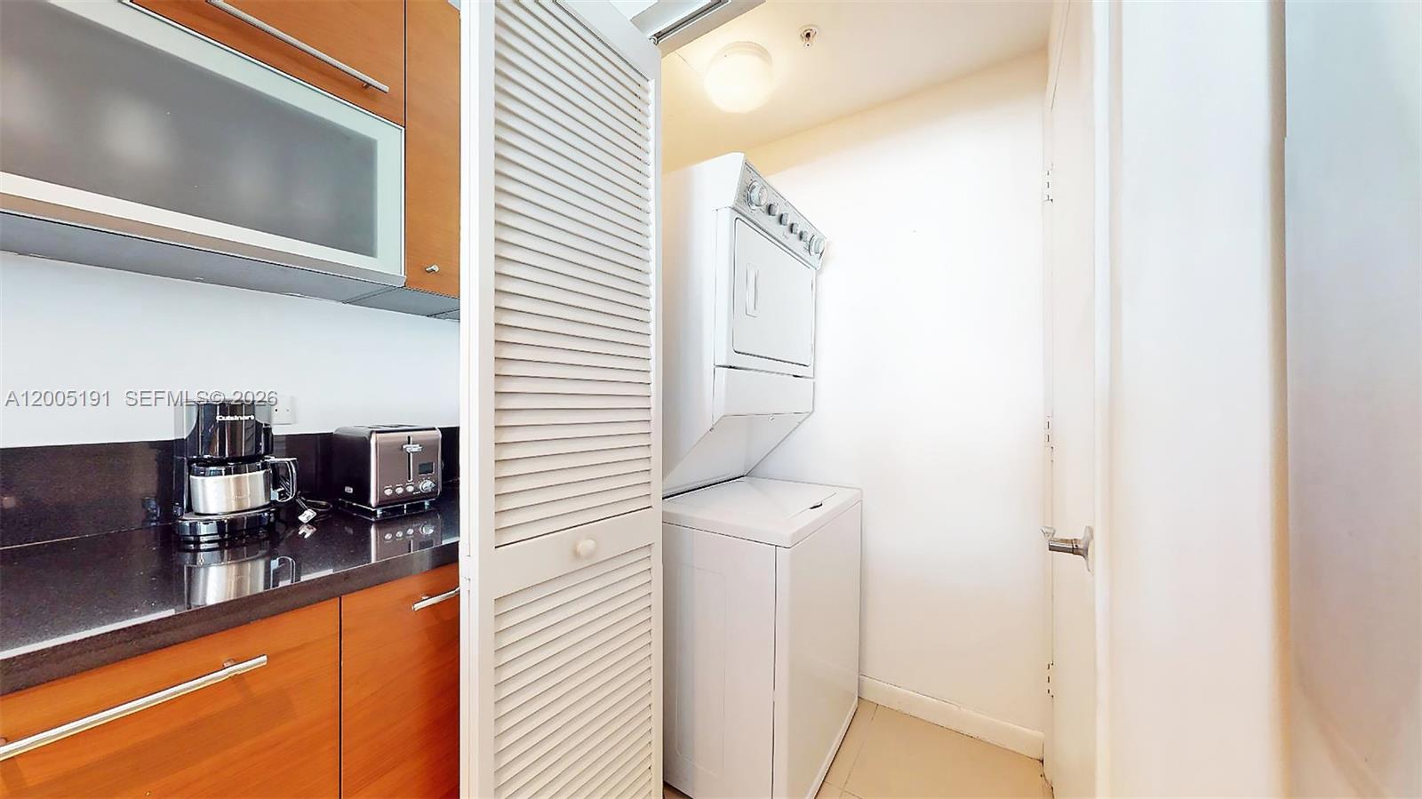 VIZCAYNE NORTH CONDO - Residential Lease