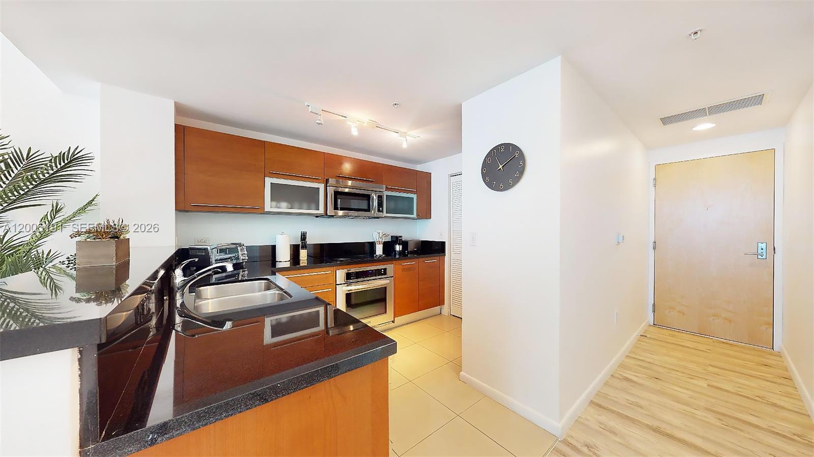 VIZCAYNE NORTH CONDO - Residential Lease