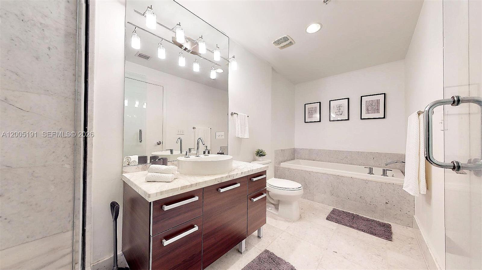 VIZCAYNE NORTH CONDO - Residential Lease