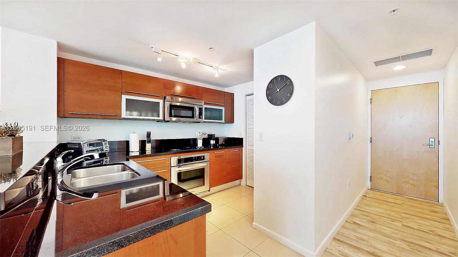 VIZCAYNE NORTH CONDO - Residential Lease