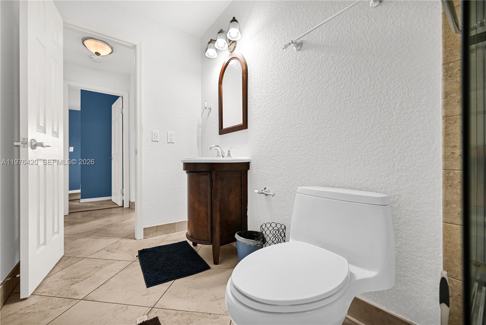 FLAMINGO GARDENS-PHASE TW - Residential Lease