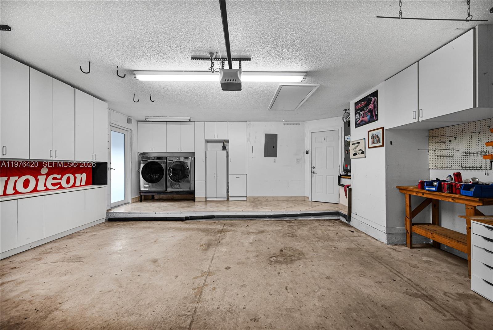 FLAMINGO GARDENS-PHASE TW - Residential Lease