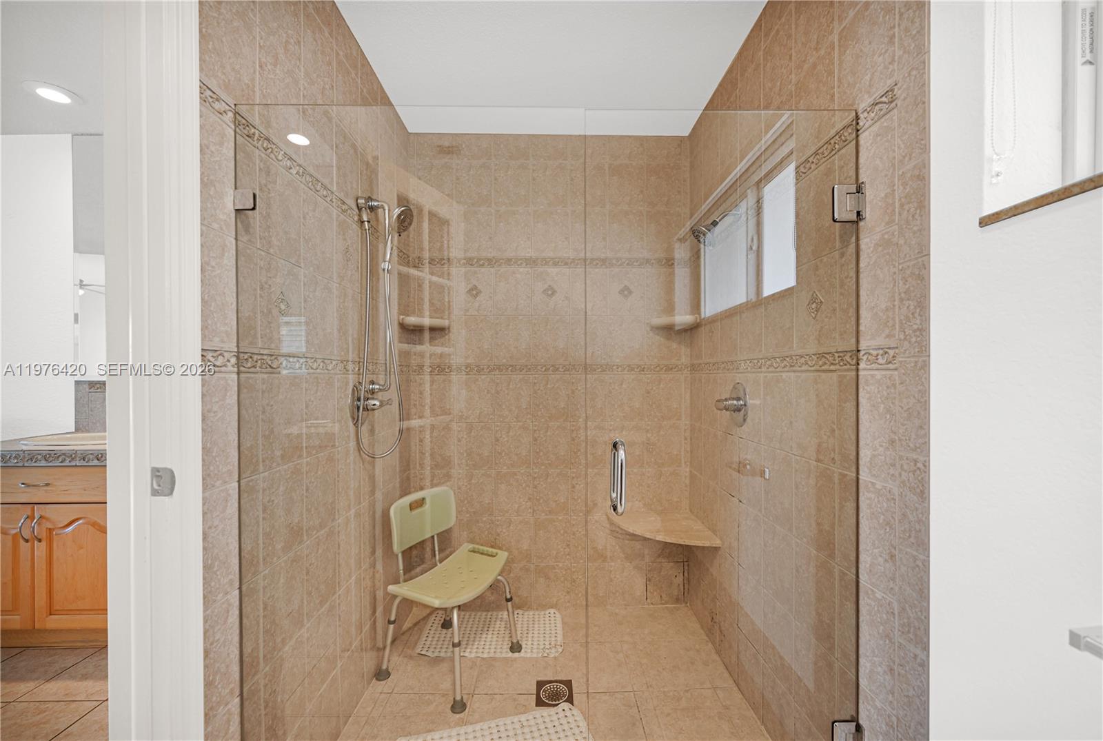 FLAMINGO GARDENS-PHASE TW - Residential Lease