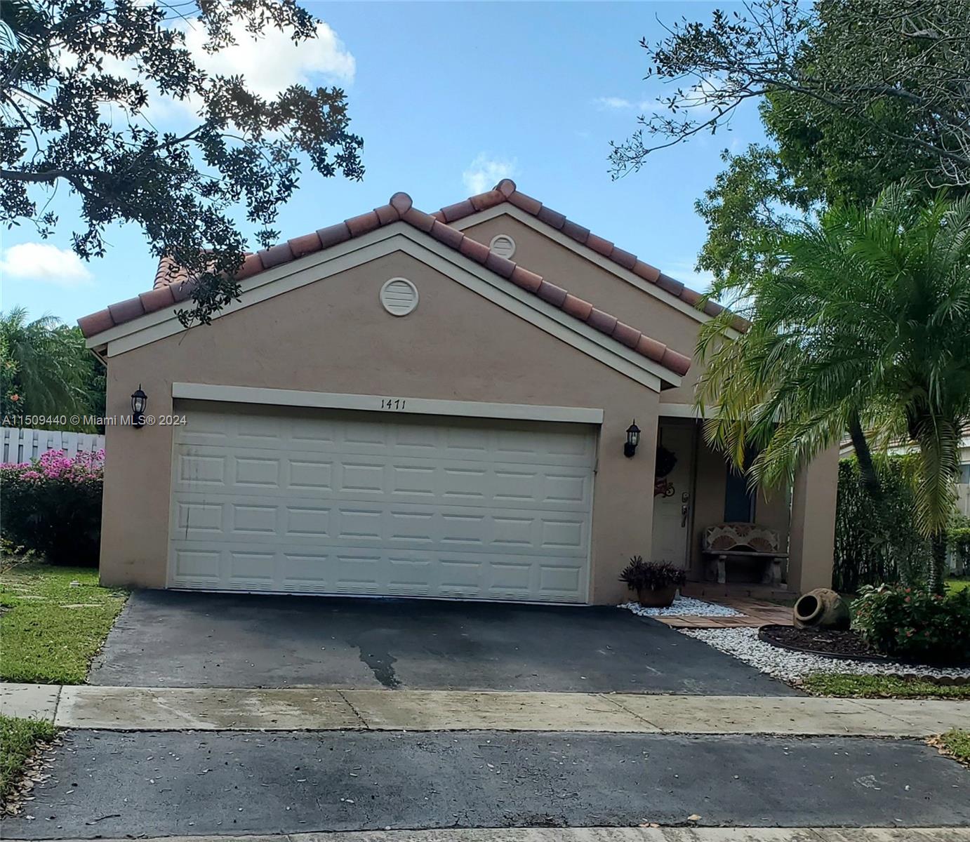 Lovely 3 bedroom/ 2 bath home in desirable San Sebastian in Weston. New a/c 2020, new roof 2021, accordion shutters, upgraded kitchen with marble countertops. Primary bath is shower only, secondary bath is tub/shower combination. Relax in your screened in L-shaped patio. HOA fees include pool, playground, park and grounds maintenance, as well as garbage collection. Close to A+ rated schools (location of home qualifies for school bus), 1-75, I-595, and Sawgrass Expressway.