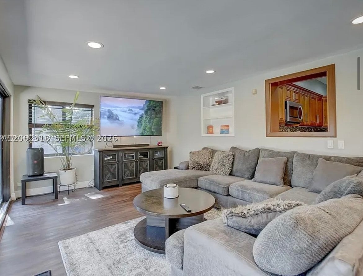 1728 NE 17th Ter
