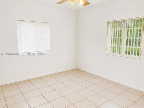 Tiny photo for 4950 Washington St #12-4, Hollywood, FL 33021 (MLS # A12046046)