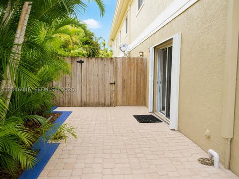 Tiny photo for 4950 Washington St #12-4, Hollywood, FL 33021 (MLS # A12046046)