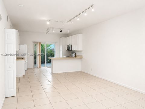 Tiny photo for 4950 Washington St #12-4, Hollywood, FL 33021 (MLS # A12046046)