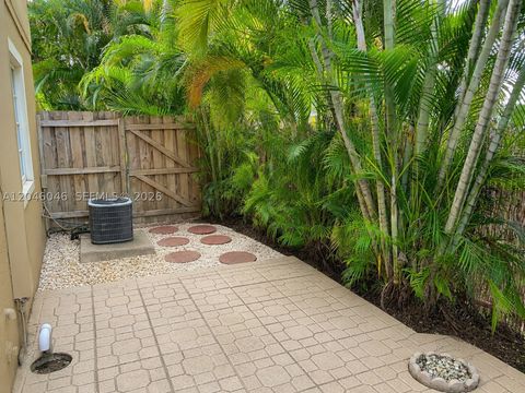 Tiny photo for 4950 Washington St #12-4, Hollywood, FL 33021 (MLS # A12046046)