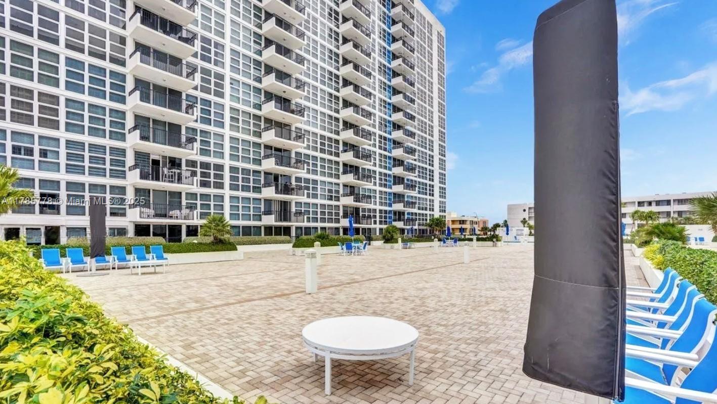 SILVER THATCH ATLANTIC PL - Residential Lease