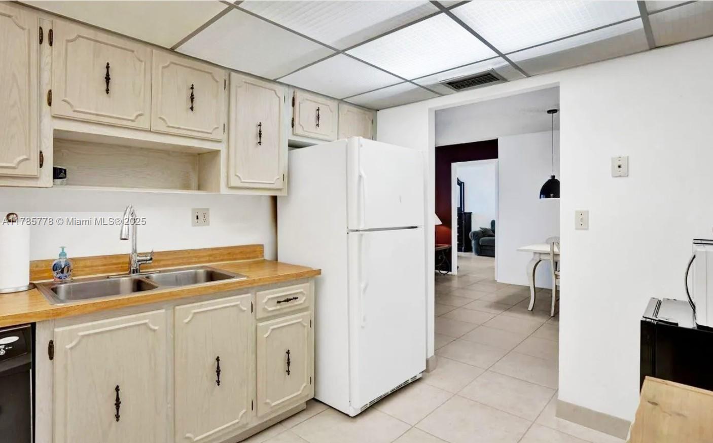 SILVER THATCH ATLANTIC PL - Residential Lease