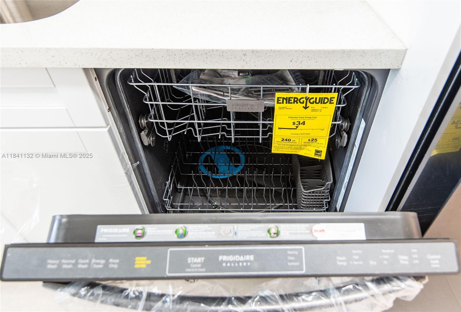 JADE WINDS GROUP-DAISY GA - Residential Lease