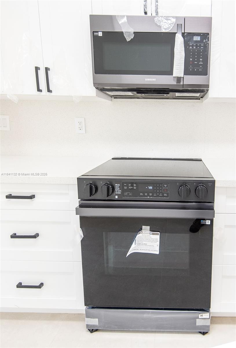 JADE WINDS GROUP-DAISY GA - Residential Lease