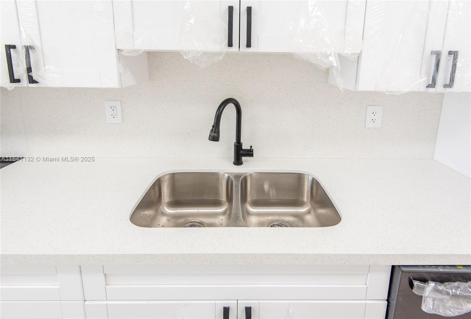 JADE WINDS GROUP-DAISY GA - Residential Lease