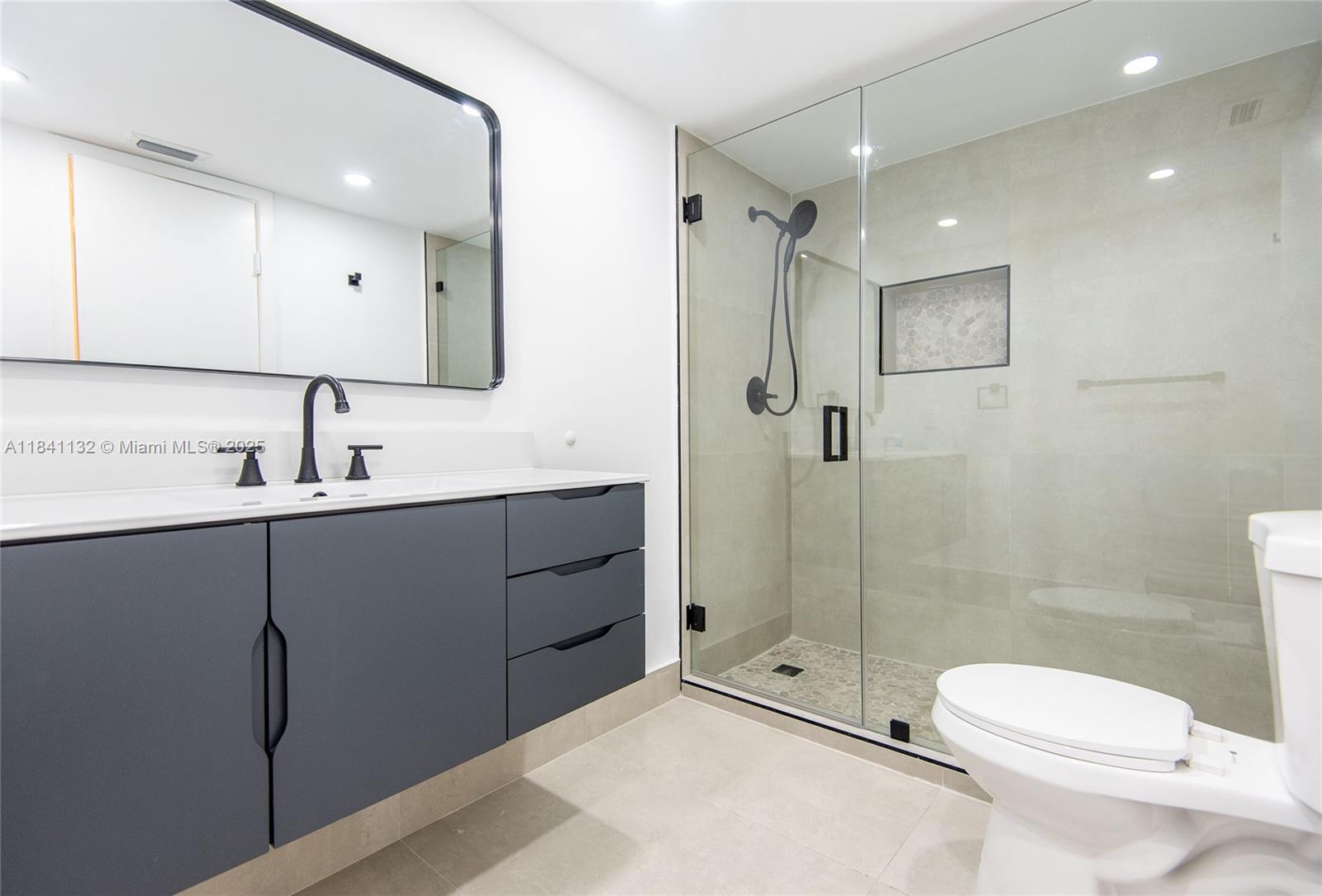 JADE WINDS GROUP-DAISY GA - Residential Lease