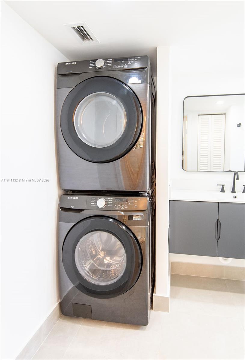 JADE WINDS GROUP-DAISY GA - Residential Lease