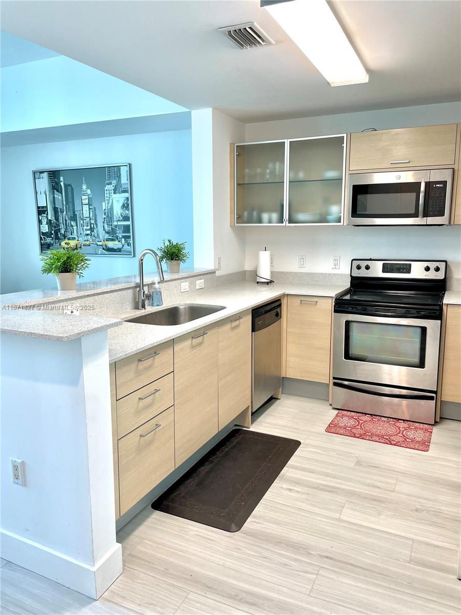 350 NE 24th St 709