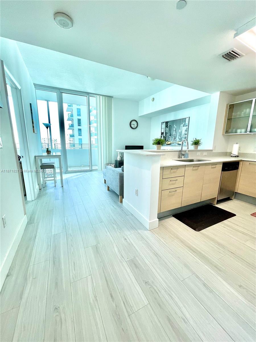 350 NE 24th St 709