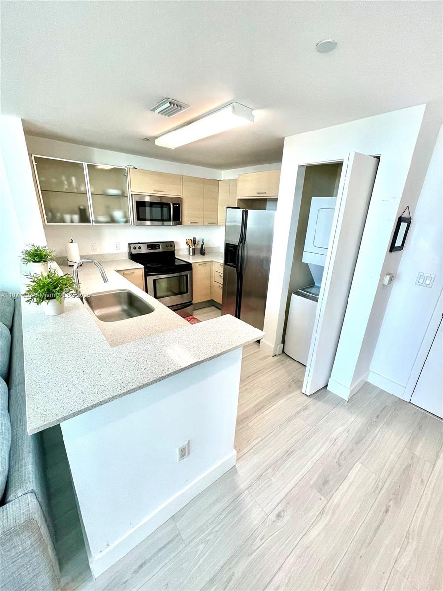 350 NE 24th St 709