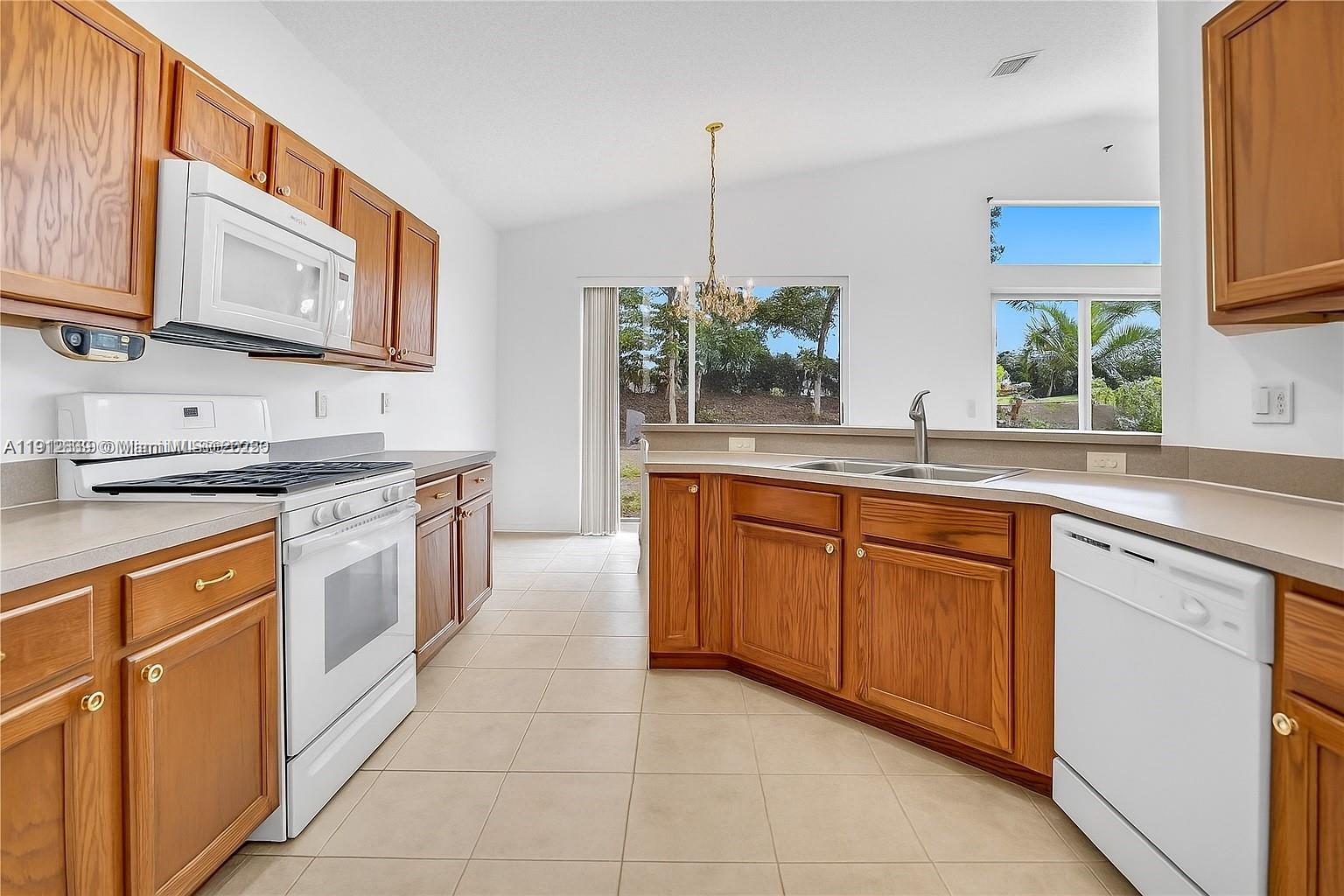 Laguna Isles - Residential