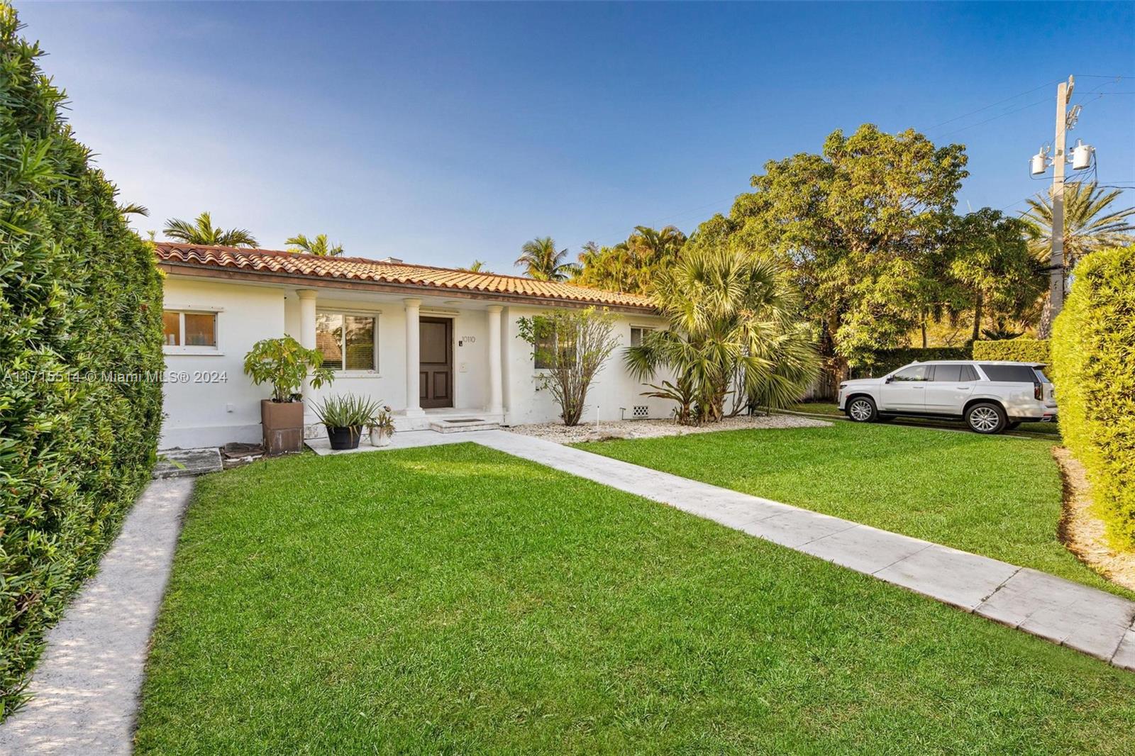 BAY HARBOR ISLAND - Residential