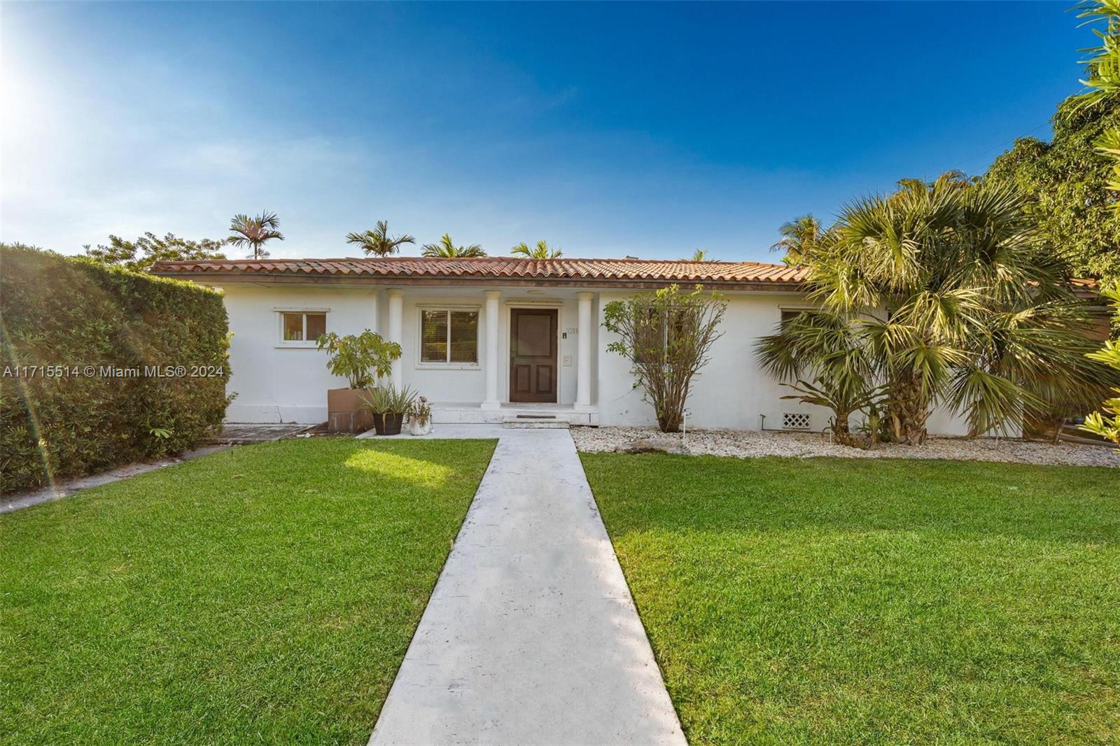 BAY HARBOR ISLAND - Residential