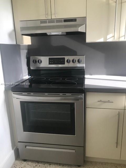 82 NW 27th St 1