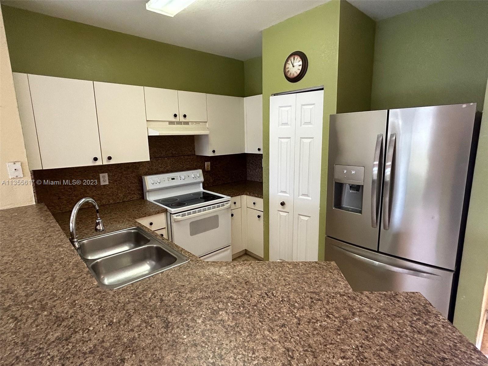 Photo 8 of 18 of 8210 Santa Monica Ave 8210 townhome