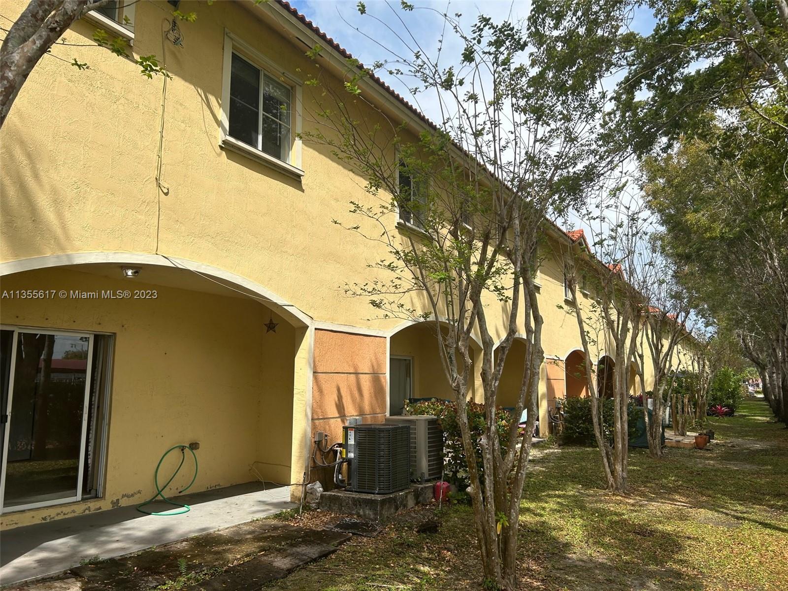 Photo 17 of 18 of 8210 Santa Monica Ave 8210 townhome