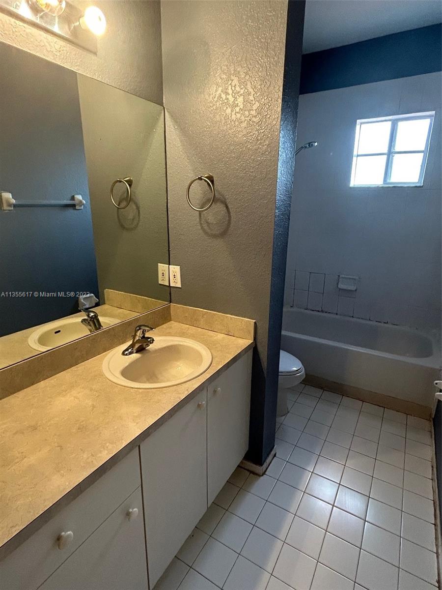 Photo 16 of 18 of 8210 Santa Monica Ave 8210 townhome