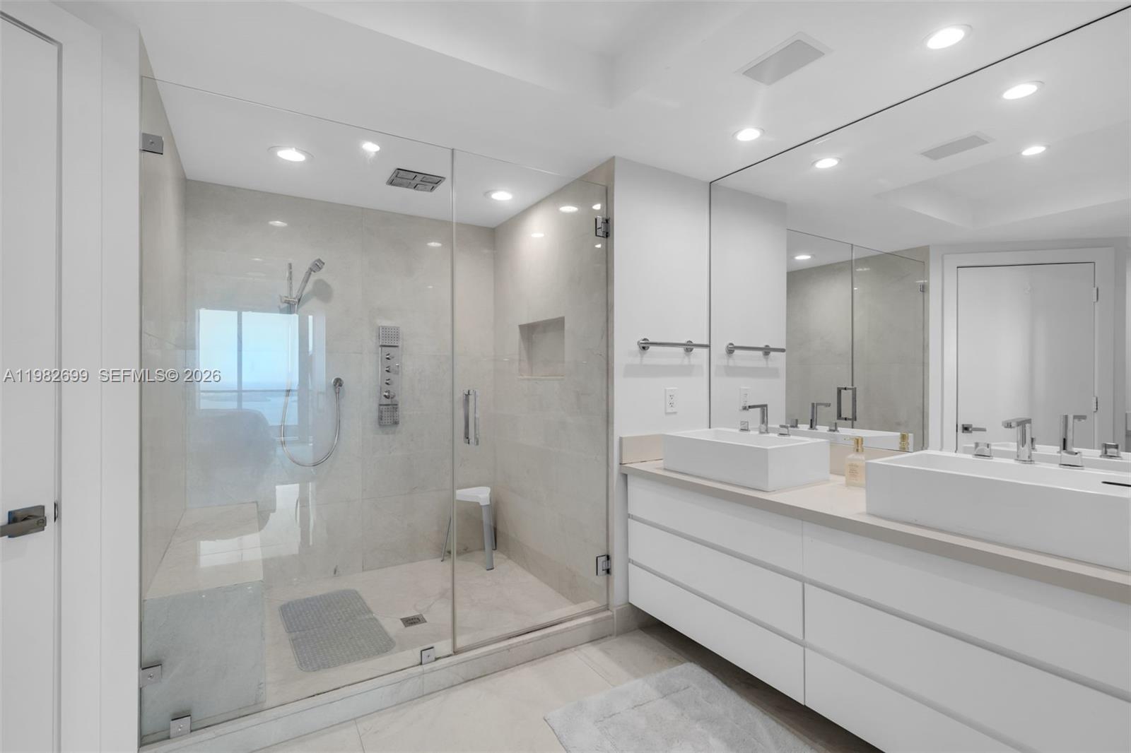 JADE RESIDENCES AT BRICKE - Residential