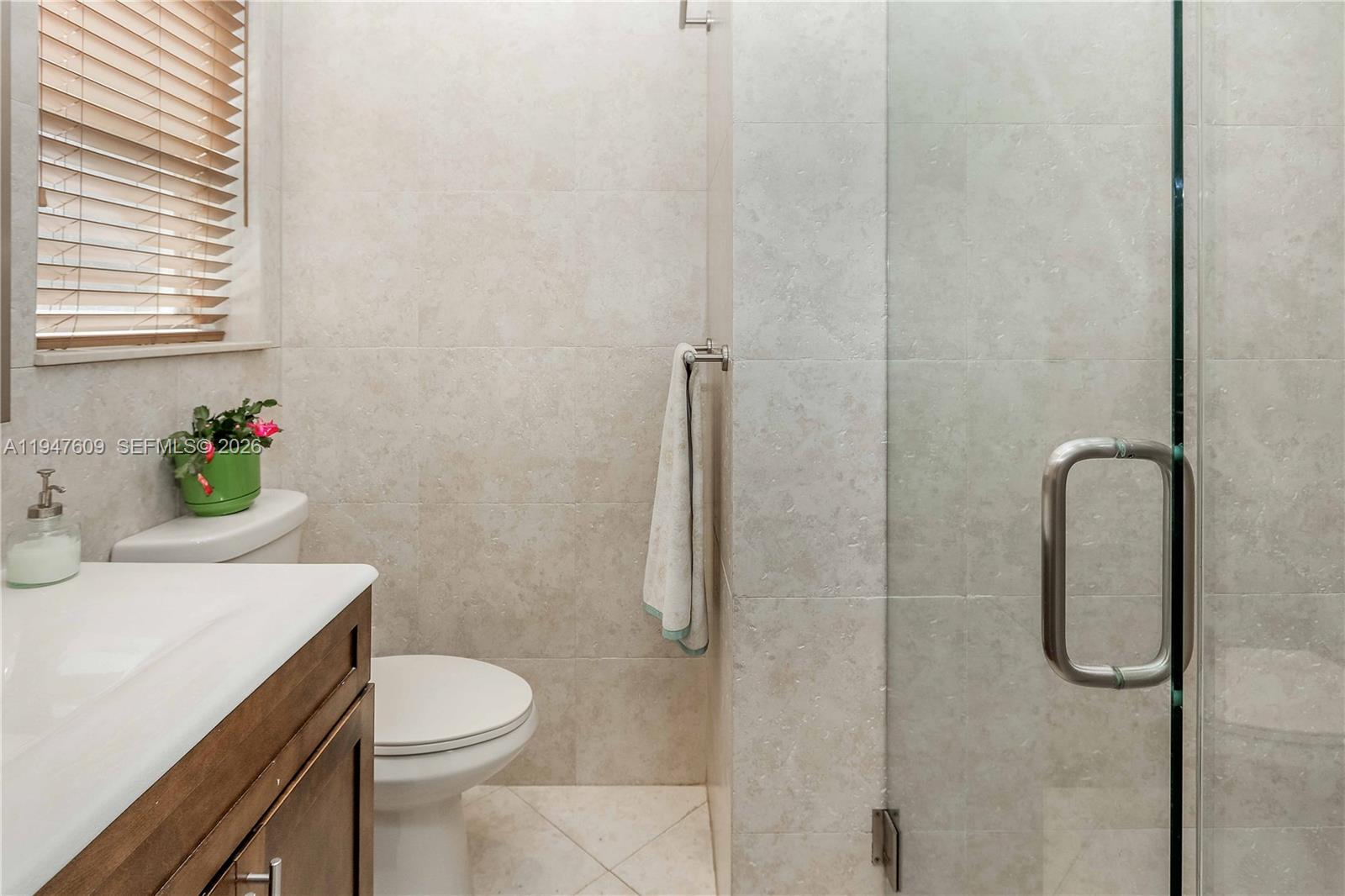 HOLLYWOOD LITTLE RANCHES - Residential Income