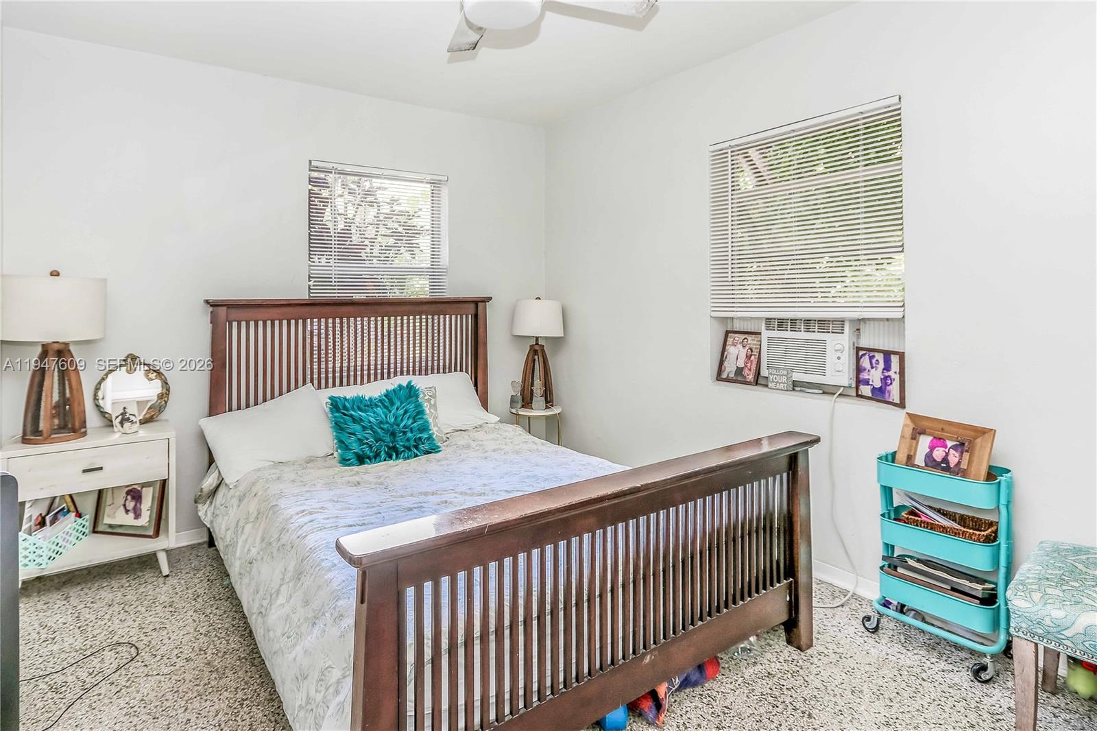 HOLLYWOOD LITTLE RANCHES - Residential Income