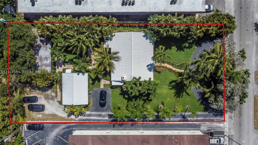 Photo of 2535 Lincoln St, Hollywood, FL 33020 (MLS # A11947609)