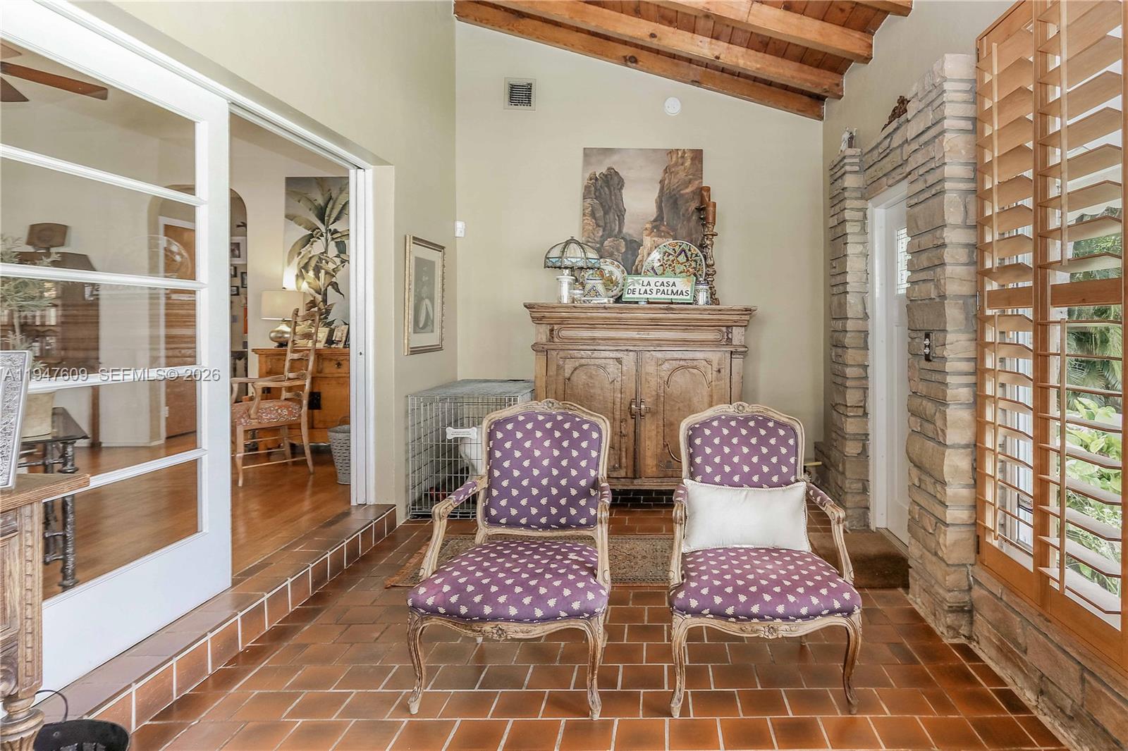 HOLLYWOOD LITTLE RANCHES - Residential Income