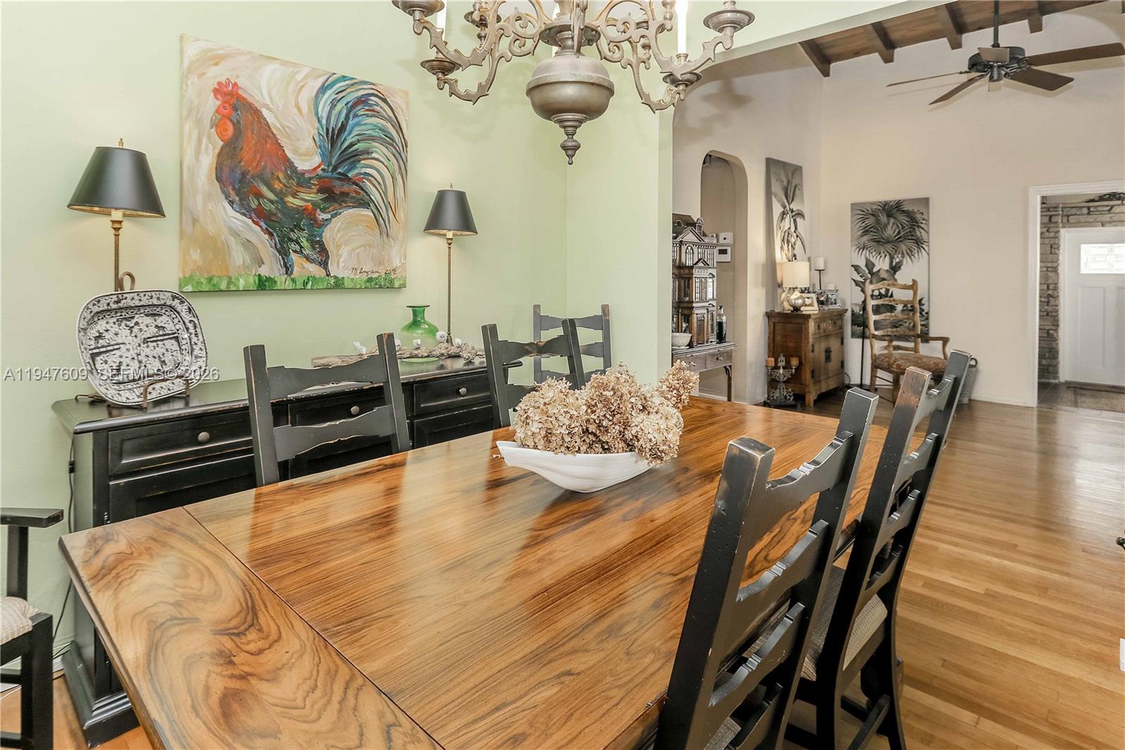 HOLLYWOOD LITTLE RANCHES - Residential Income