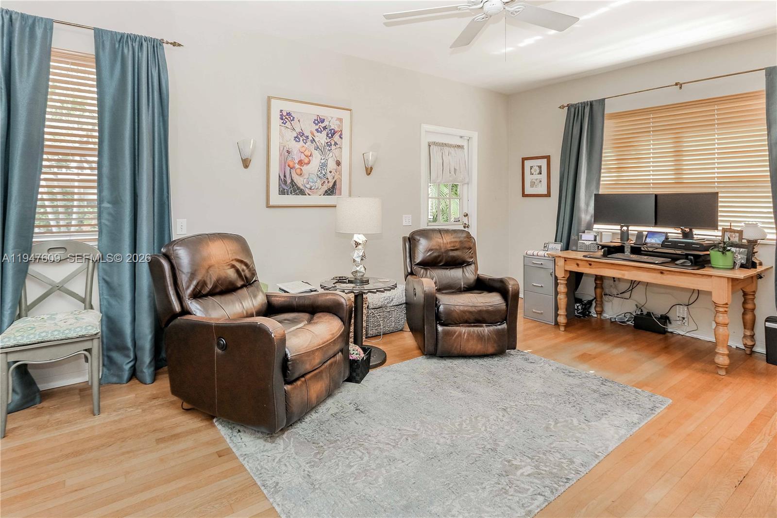 HOLLYWOOD LITTLE RANCHES - Residential Income