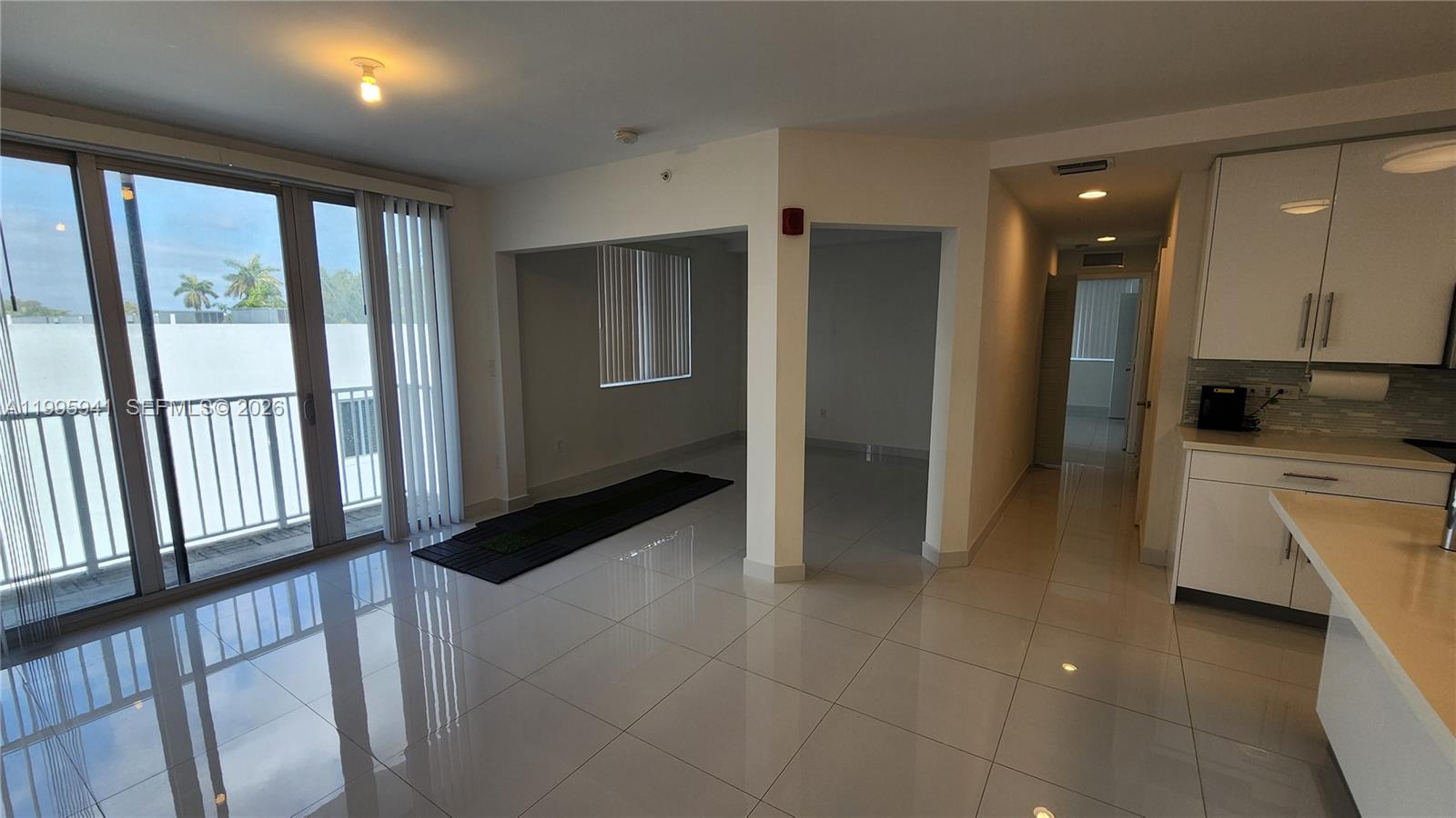 WEITZER AVENTURA PLACE CO - Residential Lease